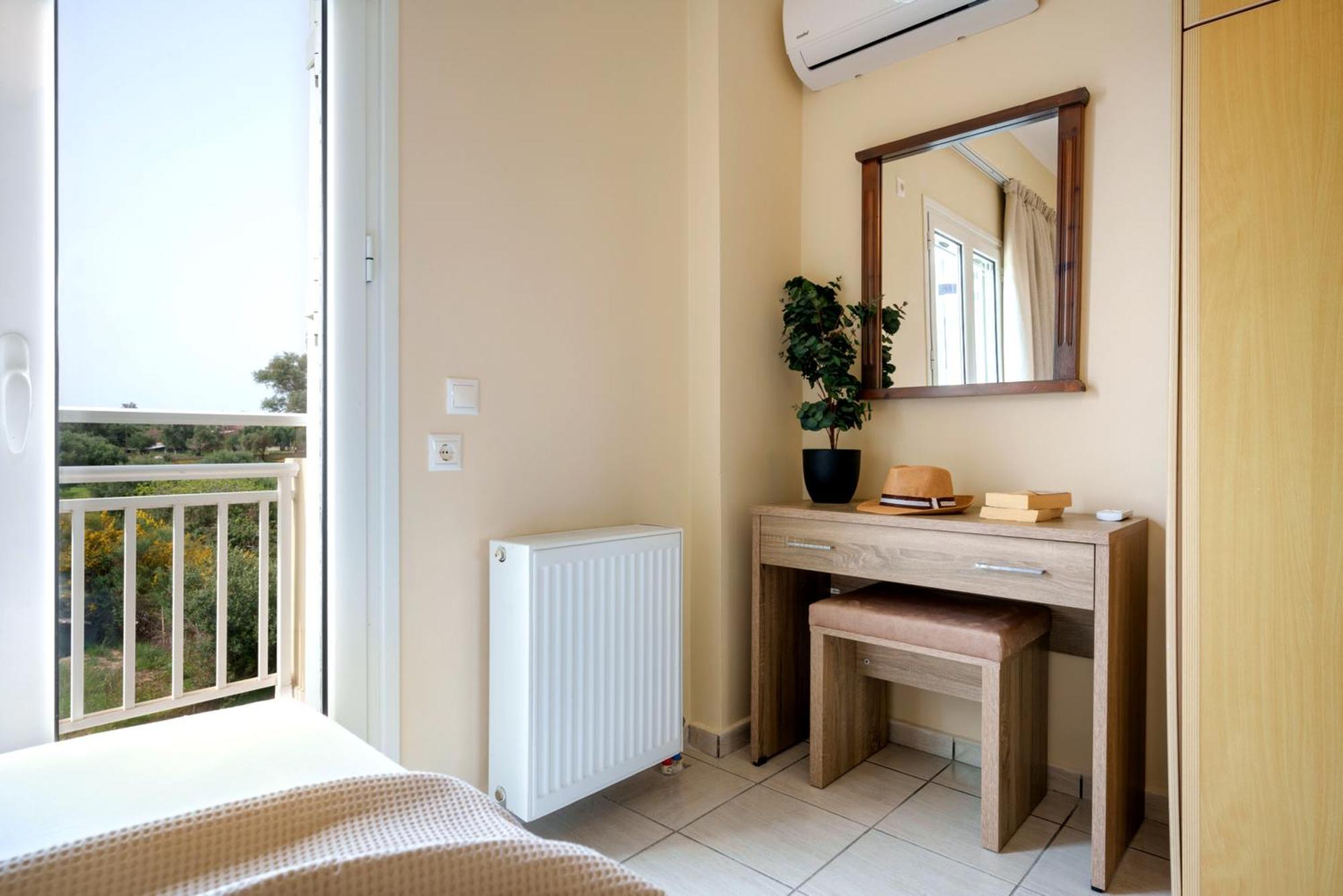 Solomos Apartments Skala  エクステリア 写真